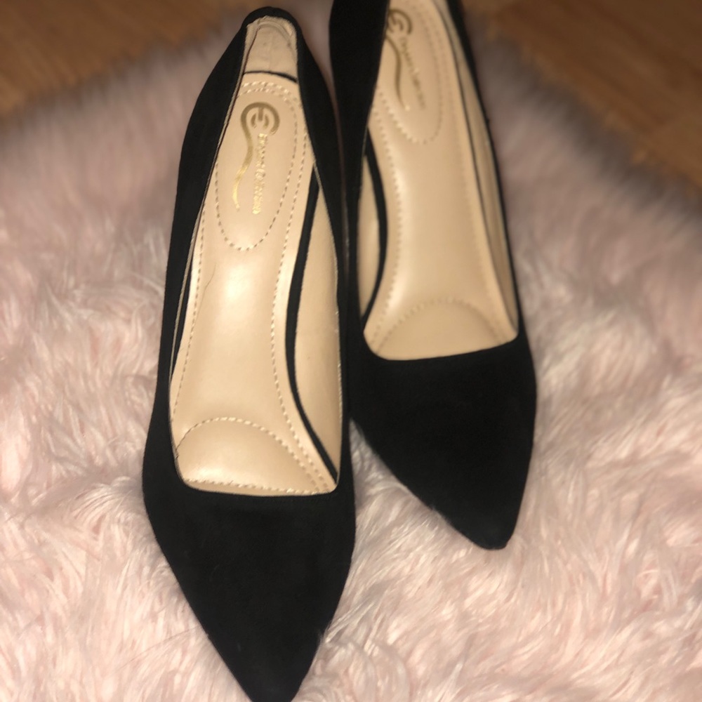 Black pumps *Super Low Price 🚨 *